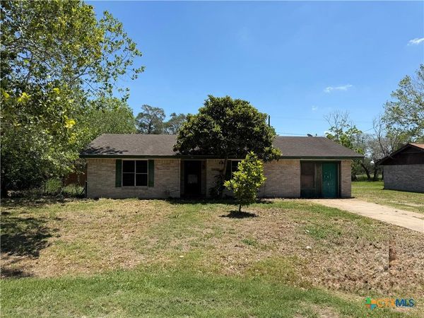 1195 Gay Meadow Lane , Goliad, TX 77963