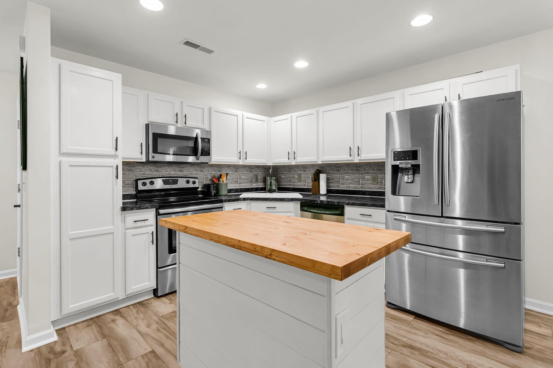 103 Taylor Circle Photo 11