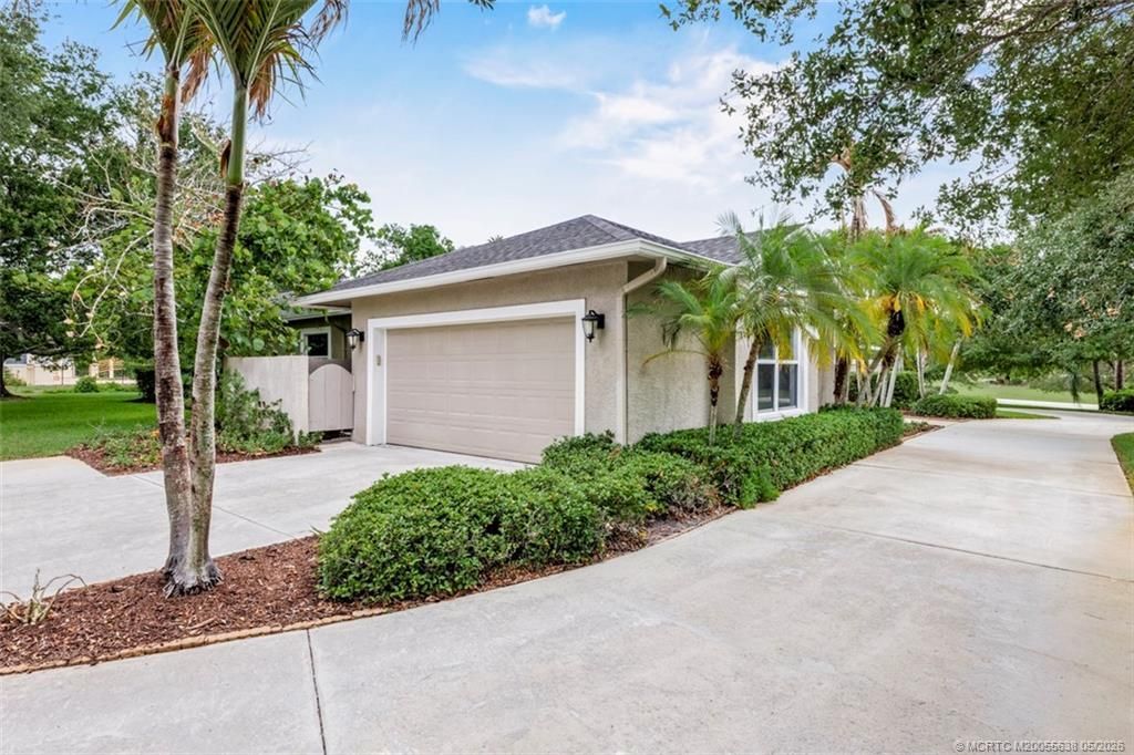 2671 NE Pinecrest Lakes Boulevard, Jensen Beach, FL 34957 Photo