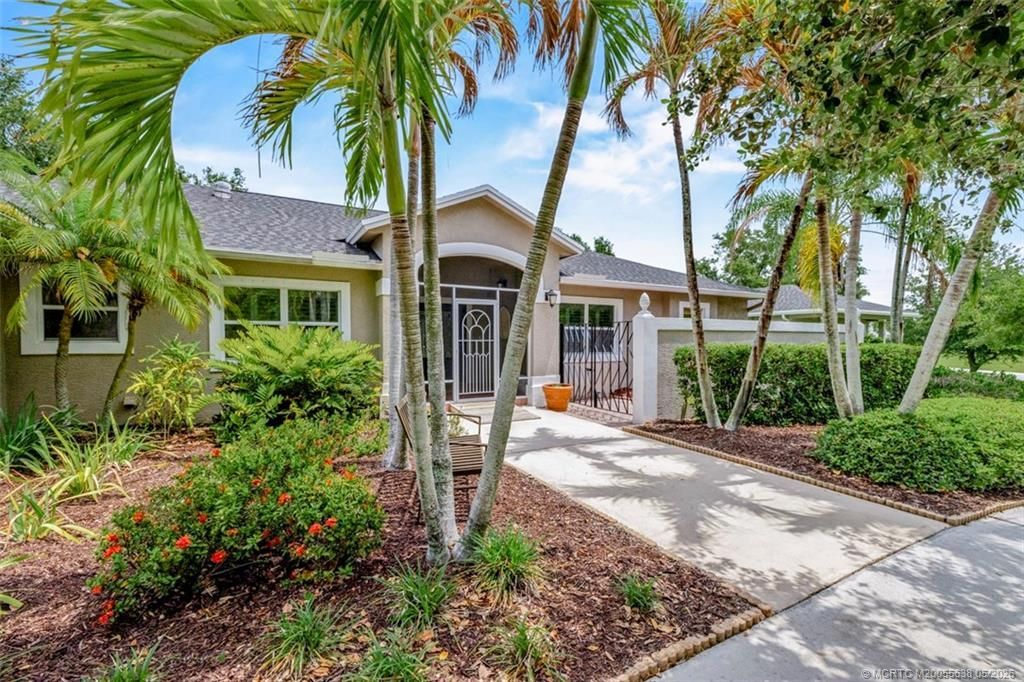 2671 NE Pinecrest Lakes Boulevard, Jensen Beach, FL 34957 Photo