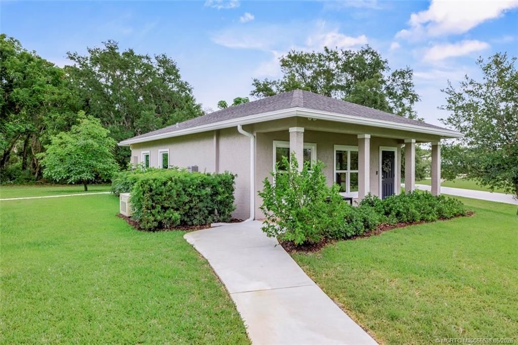 2671 NE Pinecrest Lakes Boulevard, Jensen Beach, FL 34957 Photo