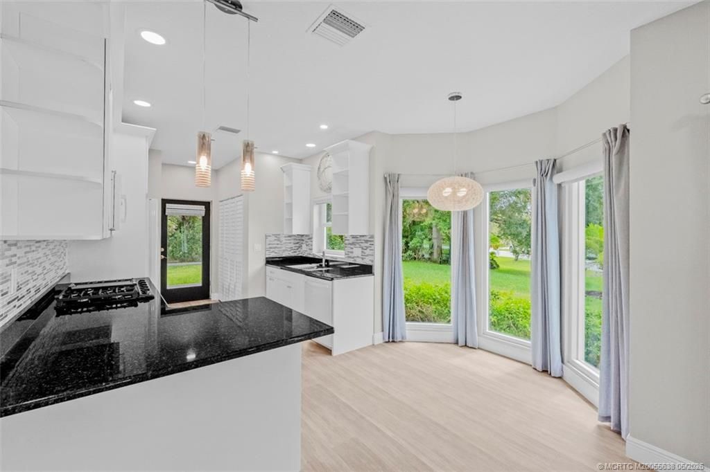 2671 NE Pinecrest Lakes Boulevard, Jensen Beach, FL 34957 Photo