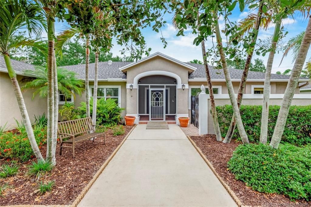2671 NE Pinecrest Lakes Boulevard, Jensen Beach, FL 34957 Photo