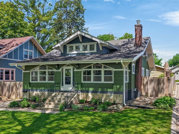 1526 Thompson Avenue, Des Moines, IA 50316