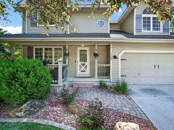 1208 S 25th Court, West Des Moines, IA 50265