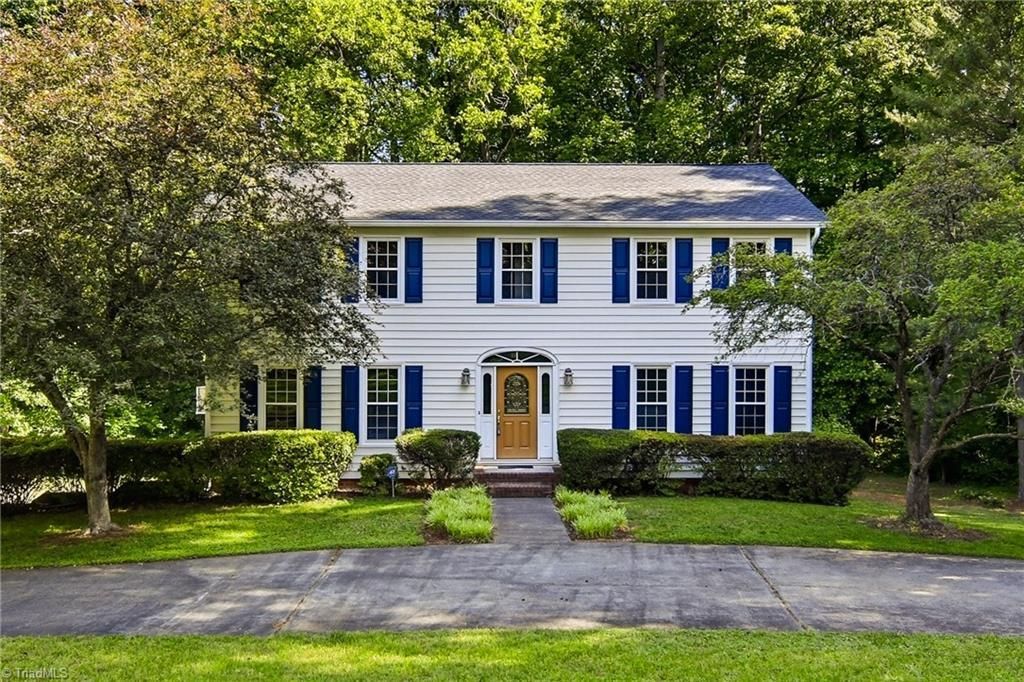 705 Luxbury Road, Winston-Salem, NC 27104 Main Photo