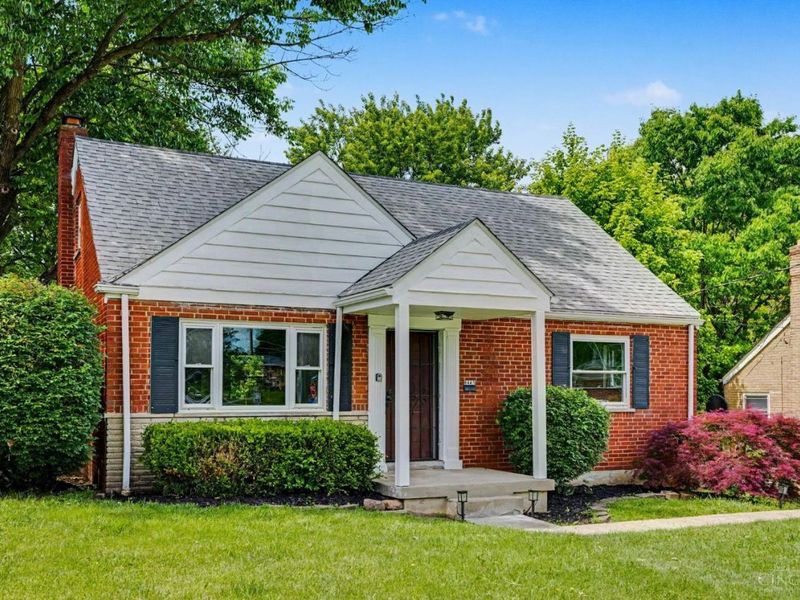 8465 Mockingbird Lane, Springfield Twp., OH 45231 Photo 2