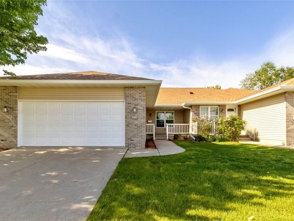 3220 Sunburst Avenue , Marion, IA 52302
