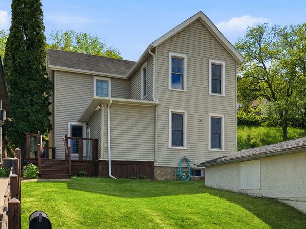 328 Chappel Court, Dubuque, IA 52001