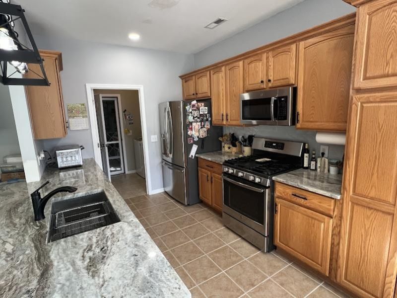 735 Wintercreeper Dr.  Photo 5