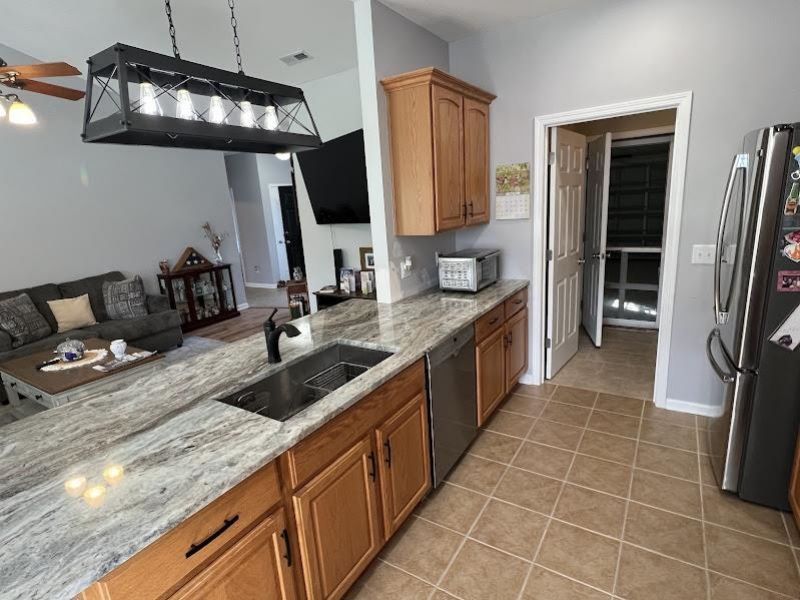 735 Wintercreeper Dr.  Photo 6