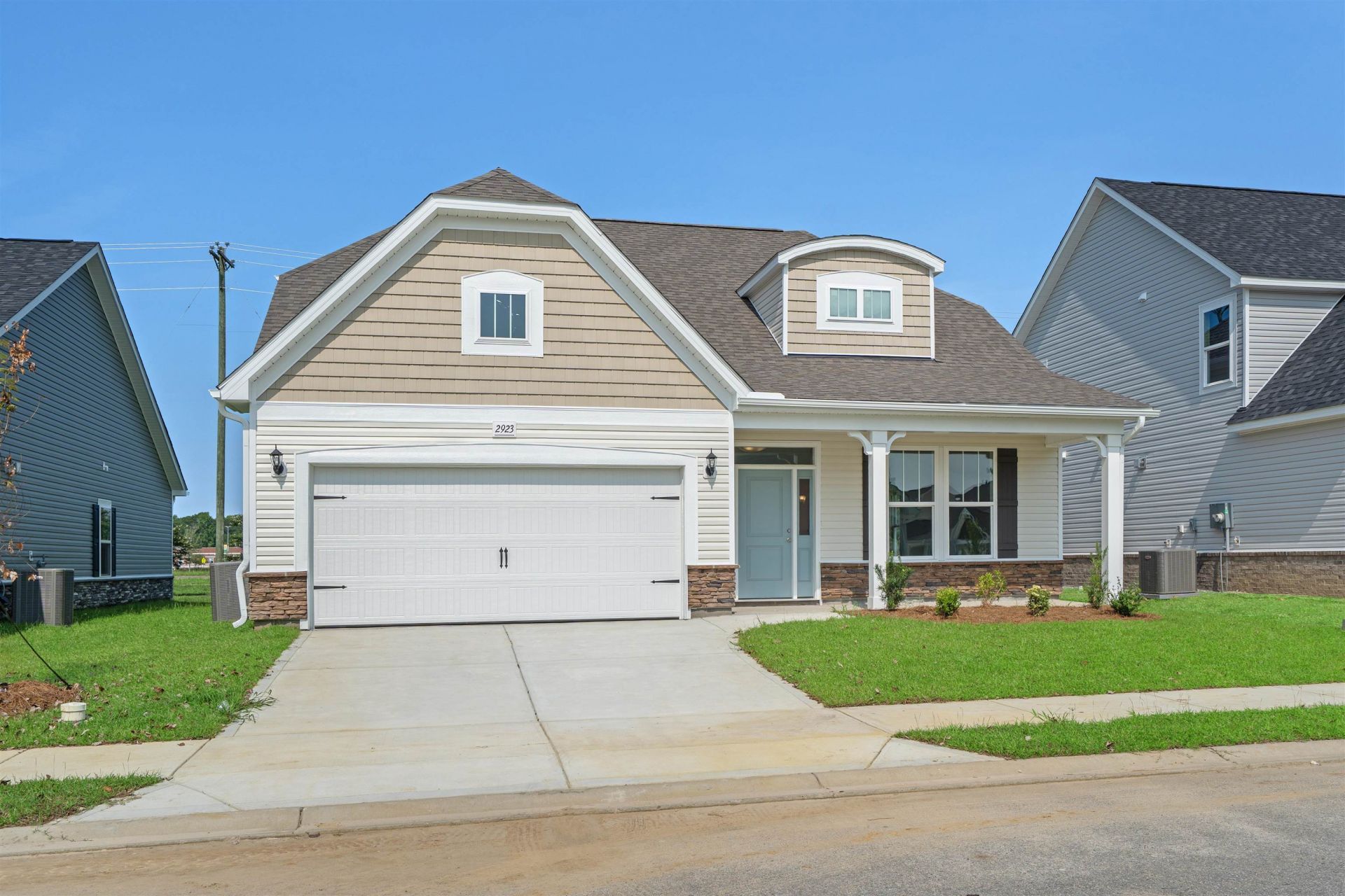 2923 Spain Ln. Photo 4