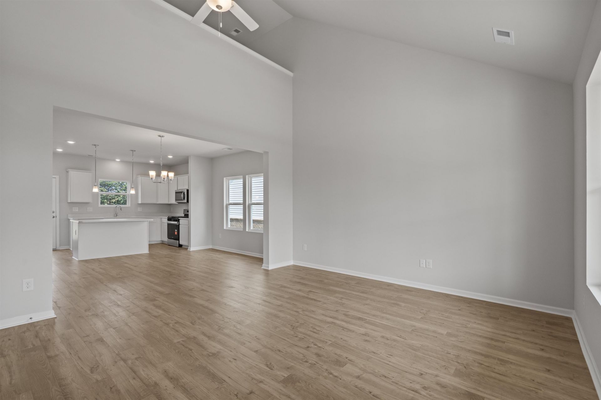 2923 Spain Ln. Photo 9