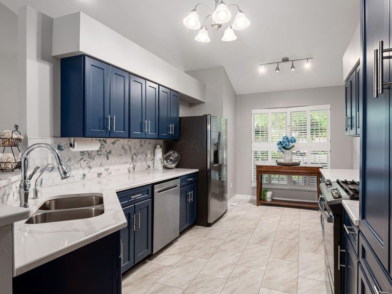 6445 Upper Lake Circle, Westerville, OH 43082 Photo 13