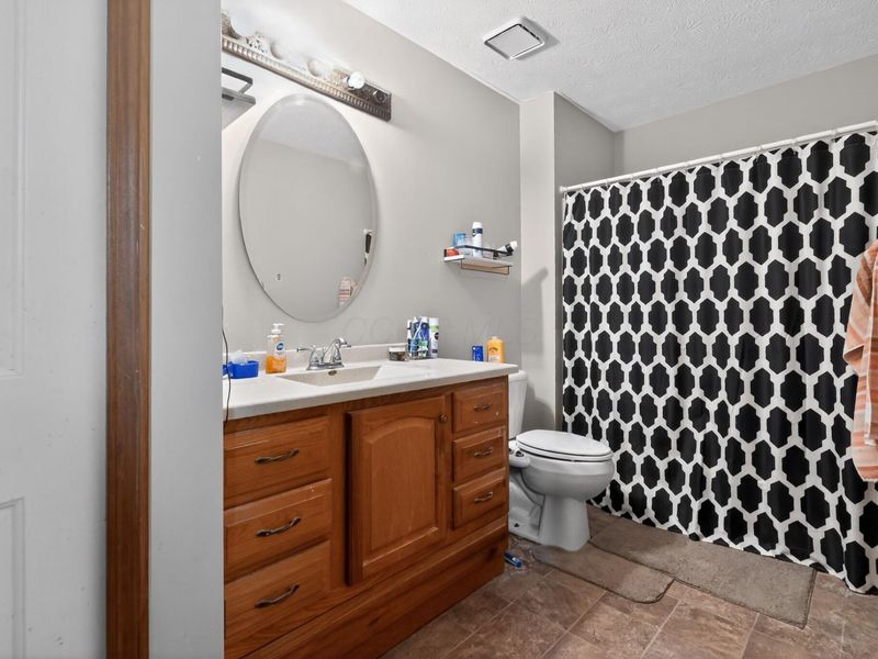 2520 Saint Andrews Drive , Troy, OH 45373 Photo 14