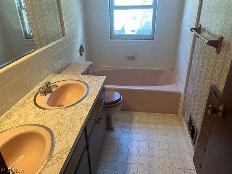 1148 Columbus Drive, Holland, OH 43528 Photo 16