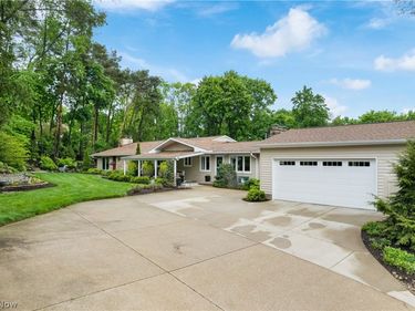 10661 Kent Avenue NE, Hartville, OH 44632