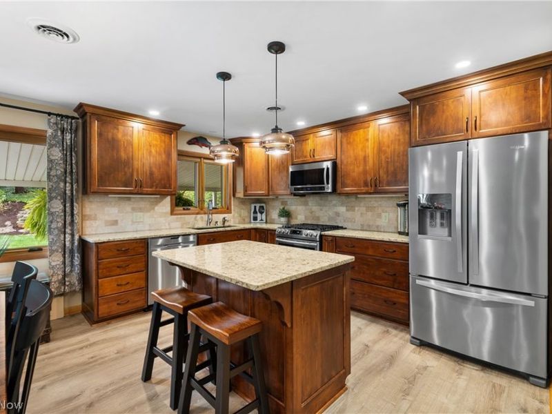 10661 Kent Avenue NE, Hartville, OH 44632 Photo 23
