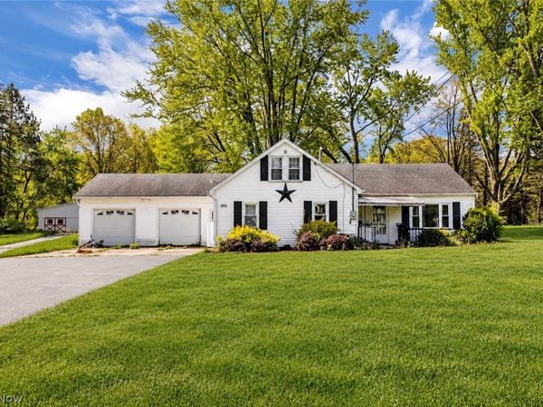 4556 Warren Sharon Road, Vienna, OH 44473