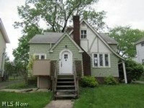 17408 Woodbury Avenue , Cleveland, OH 44135
