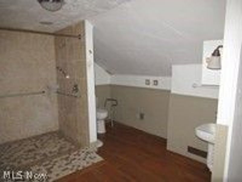 17408 Woodbury Avenue, Cleveland, OH 44135 Photo 10
