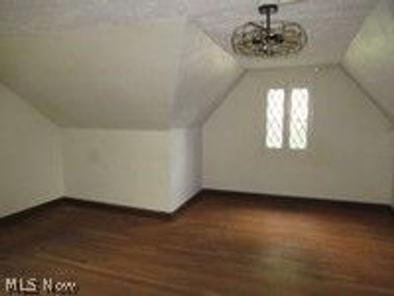 17408 Woodbury Avenue, Cleveland, OH 44135 Photo 11