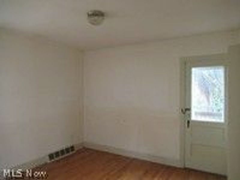 17408 Woodbury Avenue, Cleveland, OH 44135 Photo 13