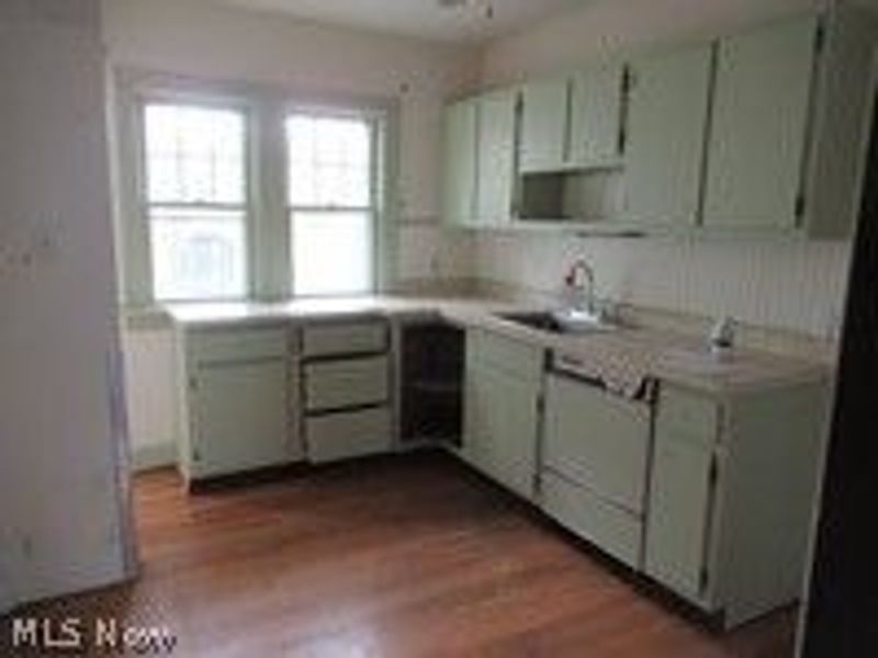 17408 Woodbury Avenue, Cleveland, OH 44135 Photo 6