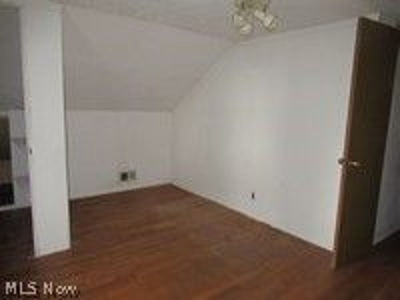 17408 Woodbury Avenue, Cleveland, OH 44135 Photo 8