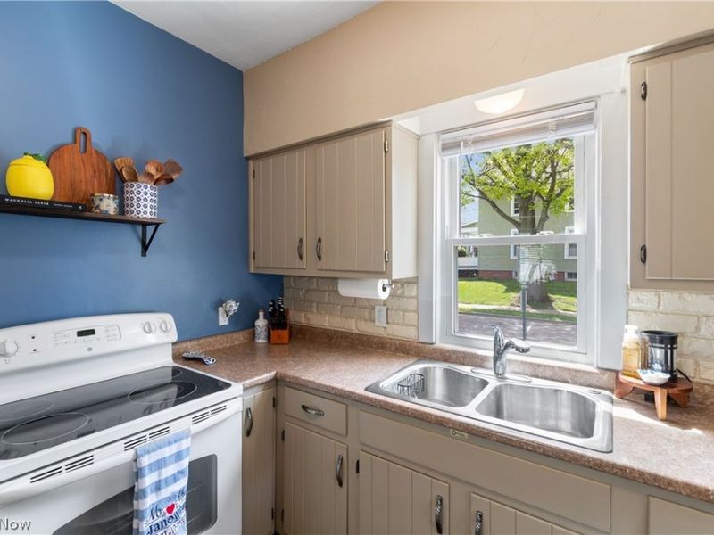 217 Bachtel Street SE, North Canton, OH 44720 Photo 12