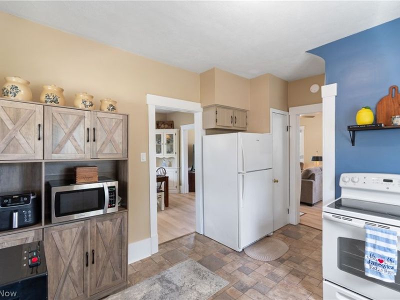 217 Bachtel Street SE, North Canton, OH 44720 Photo 13