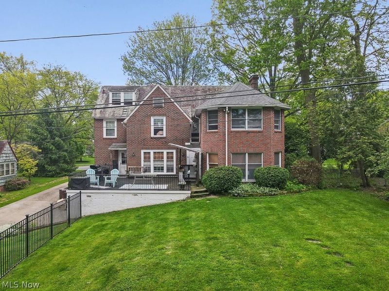 705 Overlook Drive, Alliance, OH 44601 Photo 2