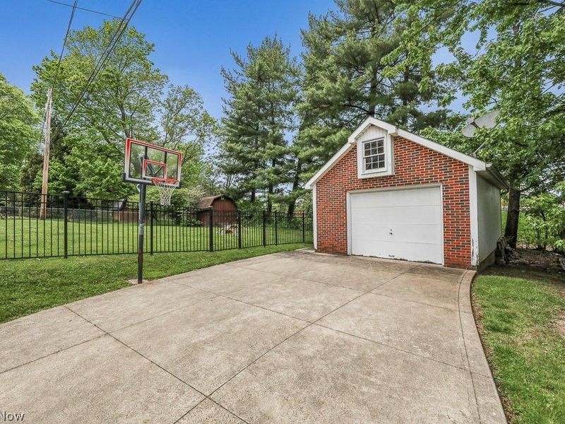 705 Overlook Drive, Alliance, OH 44601 Photo 36