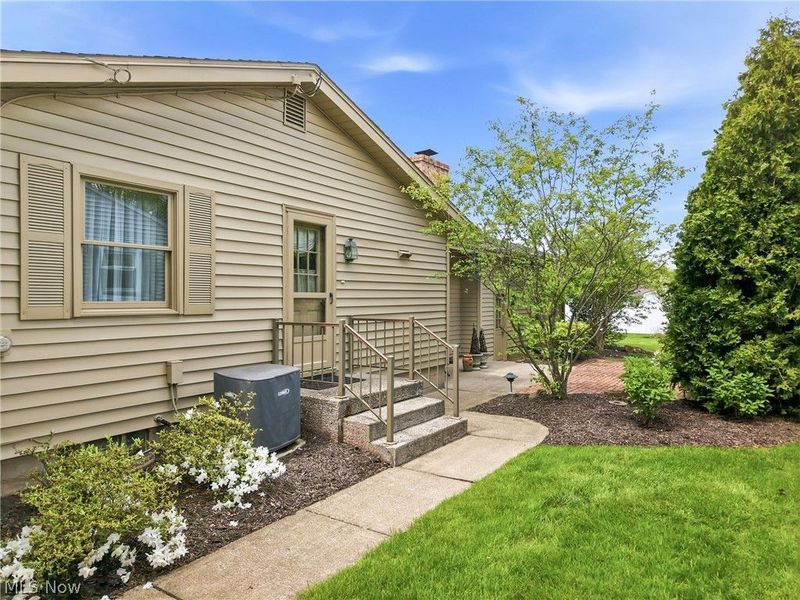 908 Bowman Street, Niles, OH 44446 Photo 6
