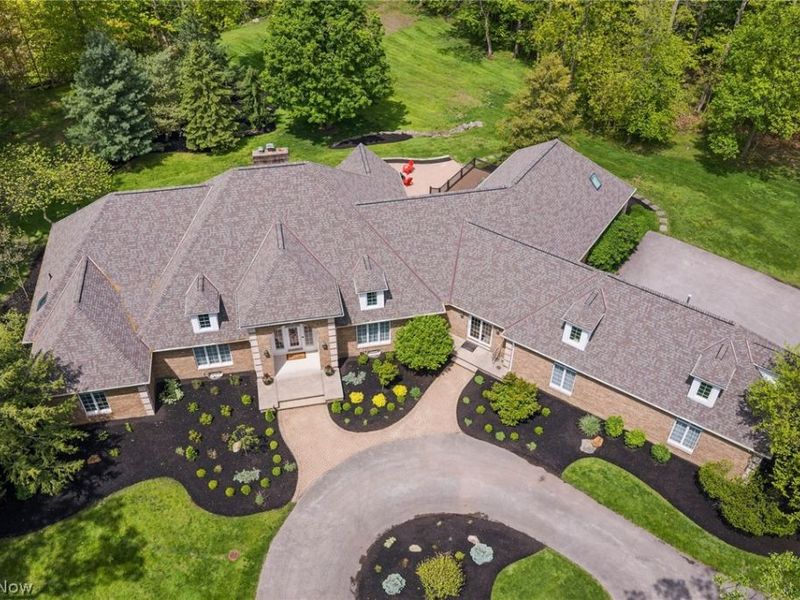 8795 Pheasant Run Lane, Kirtland Hills, OH 44060 Photo 3