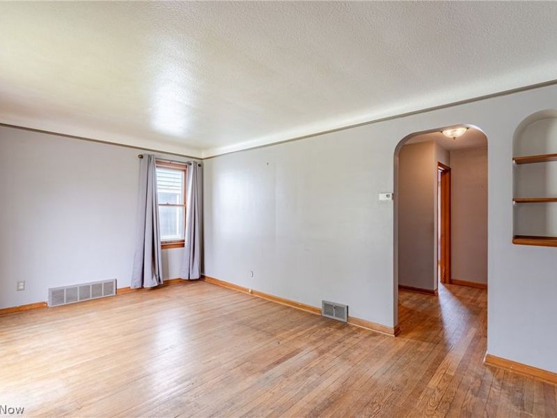 11104 Mccracken Road, Garfield Heights, OH 44125 Photo 4