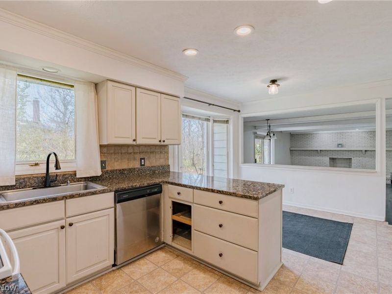 5880 Deepwood Trail, Solon, OH 44139 Photo 14