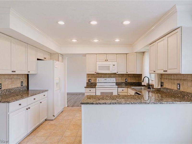 5880 Deepwood Trail, Solon, OH 44139 Photo 16