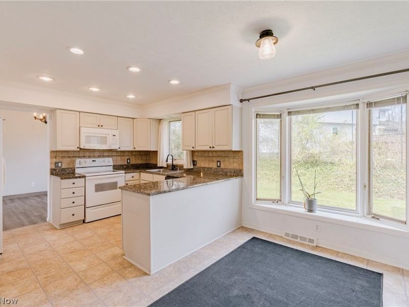 5880 Deepwood Trail, Solon, OH 44139 Photo 17