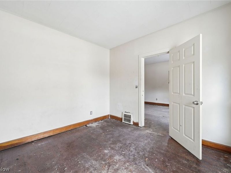 6511 Fullerton Avenue, Cleveland, OH 44105 Photo 12