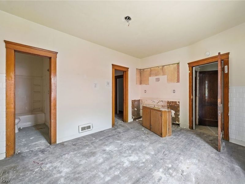 6511 Fullerton Avenue, Cleveland, OH 44105 Photo 8