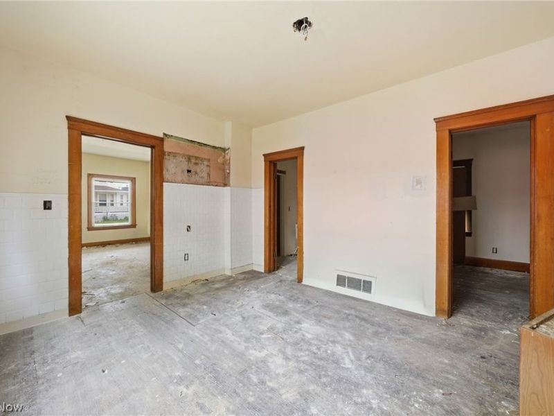 6511 Fullerton Avenue, Cleveland, OH 44105 Photo 9