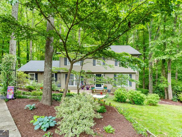 3672 Stonelake Court SW, Lilburn, GA 30047