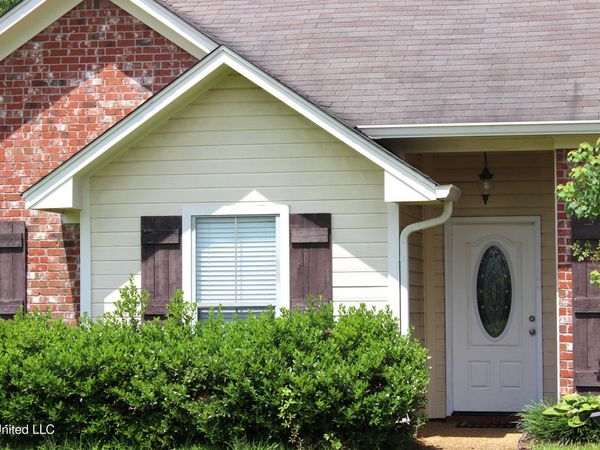 900 Clubhouse Drive, Pearl, MS 39208