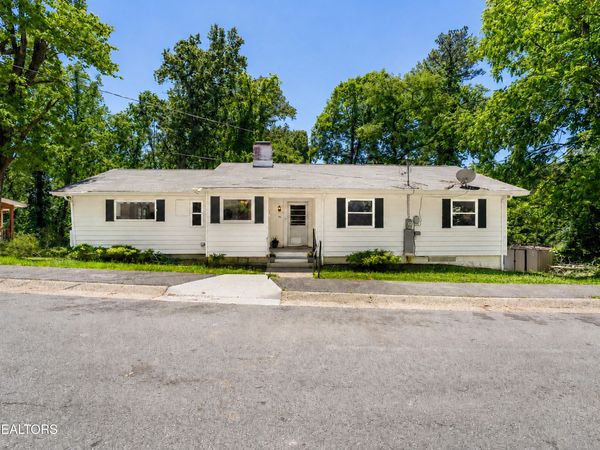 101 Disston Rd, Oak Ridge, TN 37830
