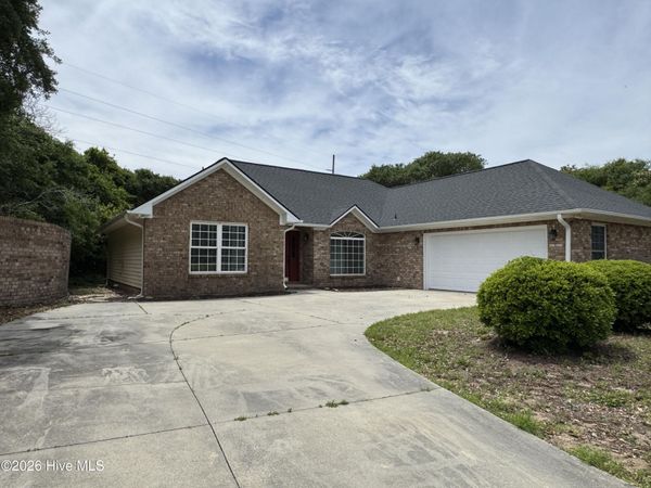 301 Pine Knoll Circle , Pine Knoll Shores, NC 28512