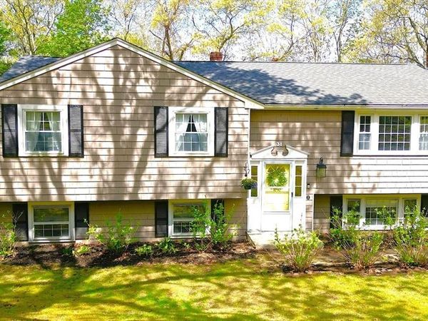 31 Lantern Lane, Plymouth, MA 02360