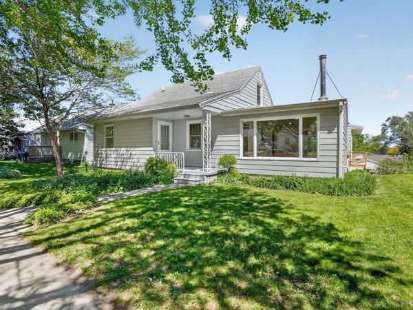 1115 W 10TH Street, Cedar Falls, IA 50613