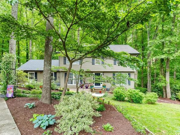 3672 Stonelake Court SW, Lilburn, GA 30047