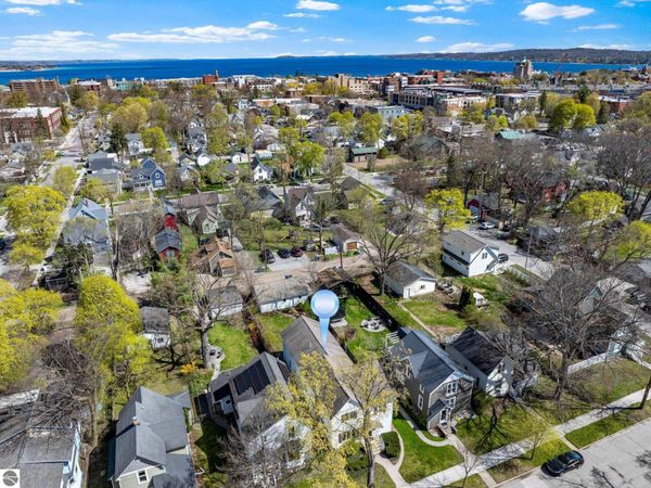 214 Tenth Street W, Traverse City, MI 49684
